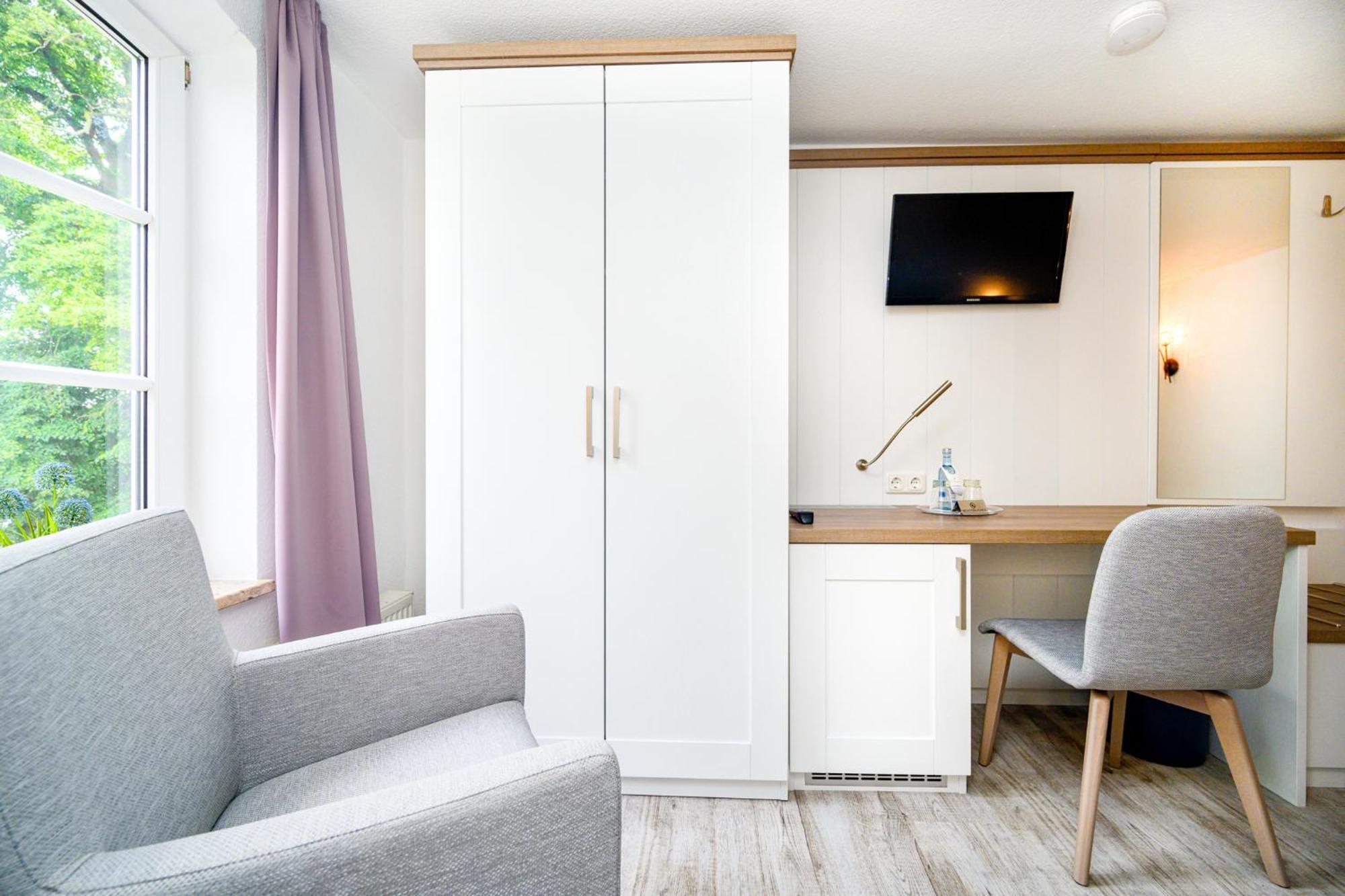 Hotel Zur Seemoewe Kirchdorf  エクステリア 写真